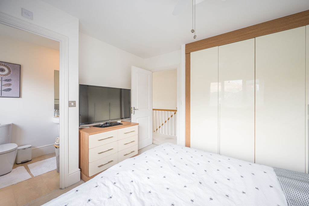 Bedroom- click for photo gallery